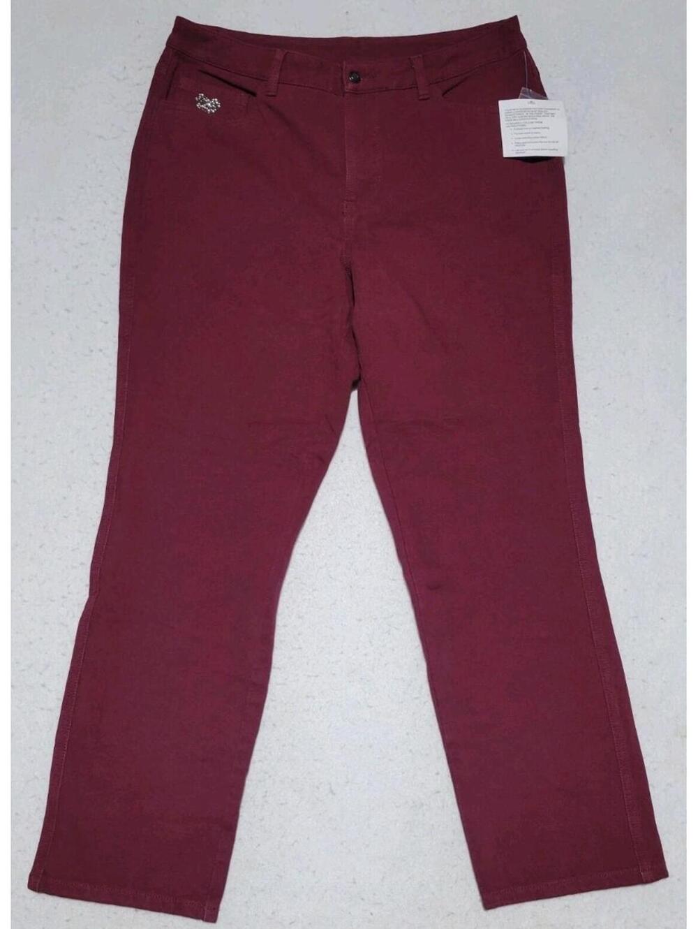 Dream Jeannes Quacker Factory 12sHORT  Maroon Denim Rhinestone Jeans